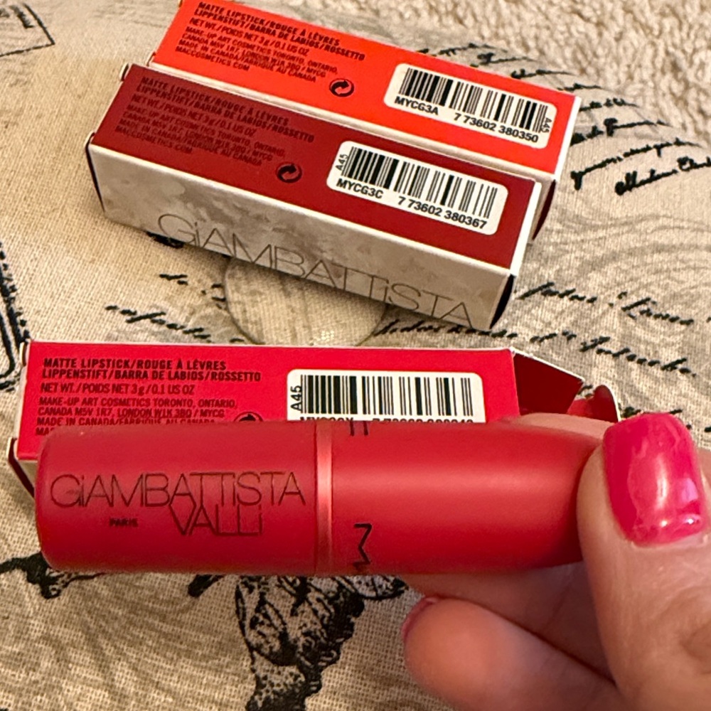 MAC Cosmetics Giambattista Valli Lipstick - Vibrant Red